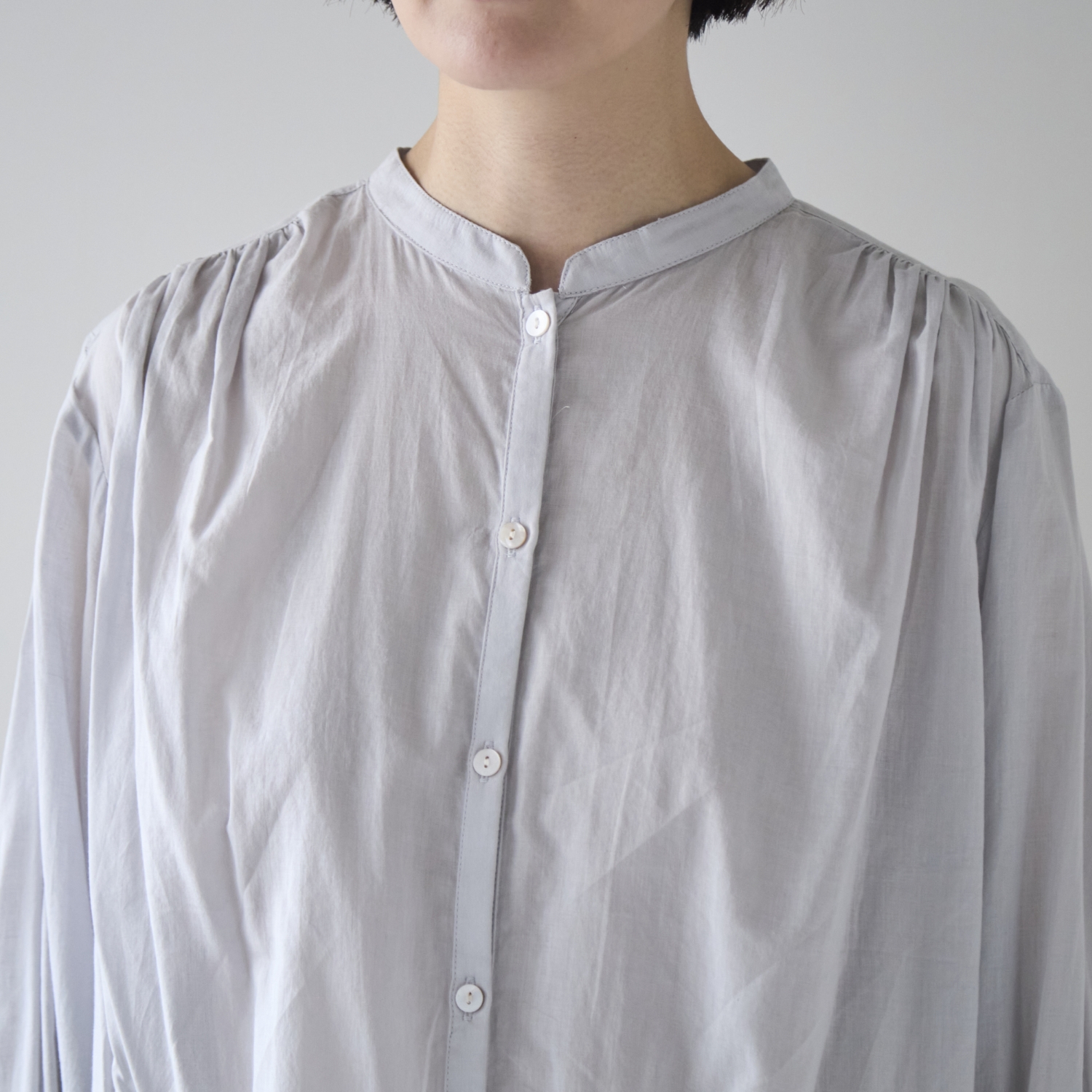 Kilka×kapuwa/風が通るなめらかモスリンブラウス